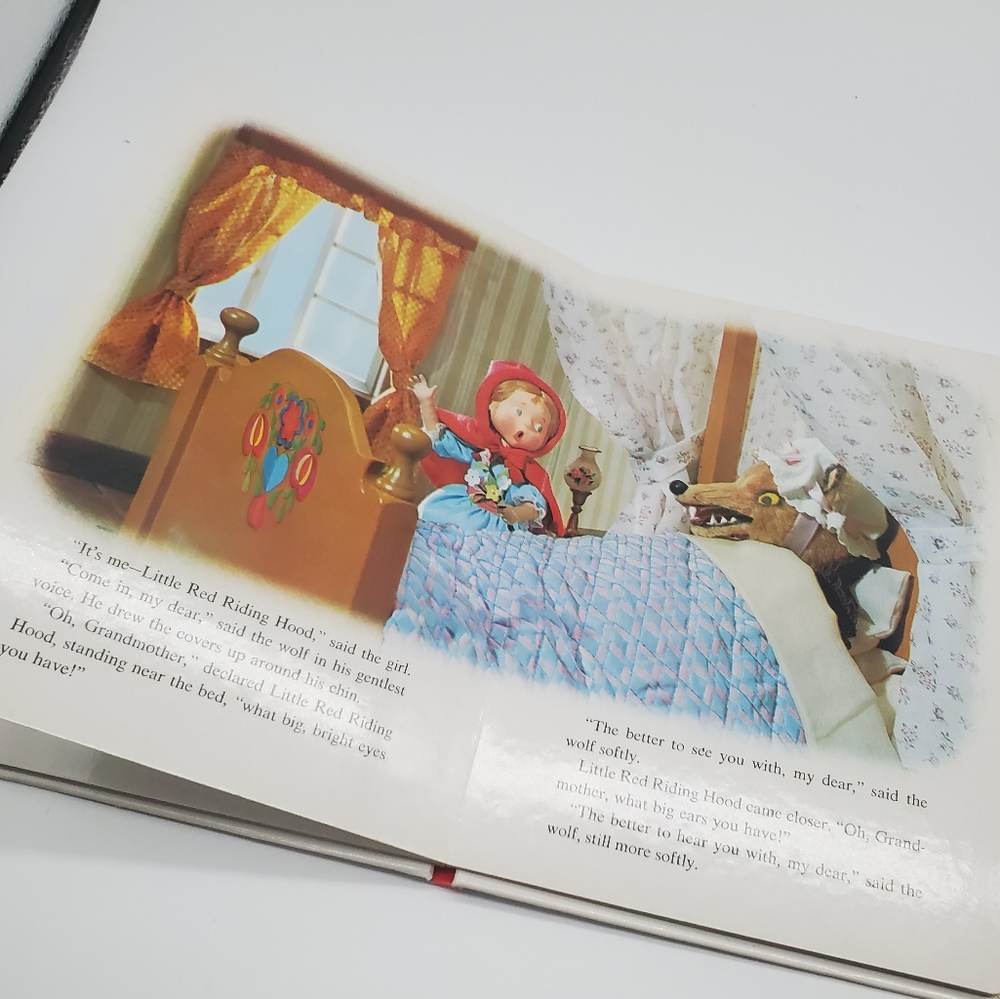 Vintage Little Red Riding book - Picture 2 of 3